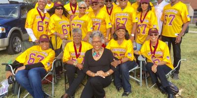 Image of Beatty with Central State alumni.